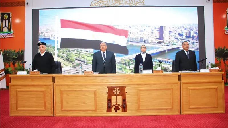 محافظ الوادي الجديد يبحث الاستعدادات الأخيرة لمهرجان الرياضات التراثية