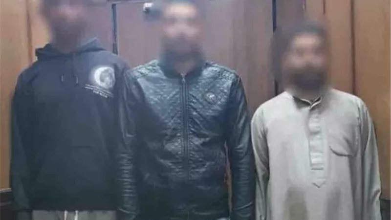 «مناديب مرشح».. القبض على 3 أشخاص بسوهاج وبحوزتهم مبالغ مالية