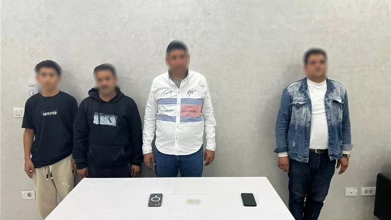 أنصار مرشح يوثقون لحظة توزيع سلع على المواطنين لصالح أخر والأمن يتدخل