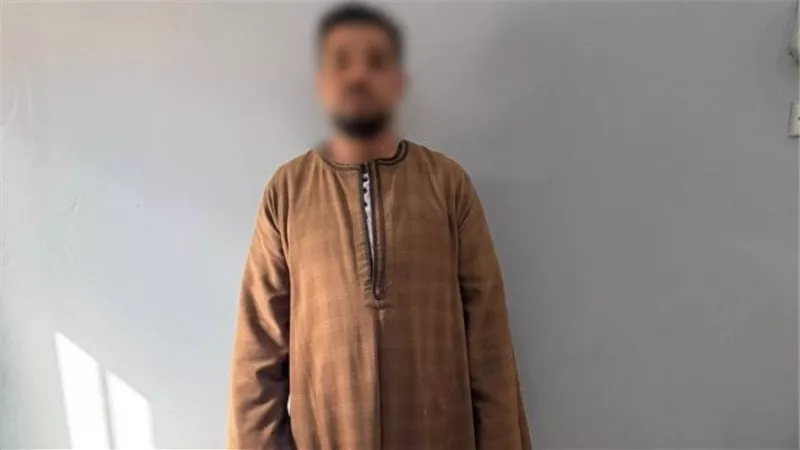لصالح 2 من المرشحين.. ضبط شخص يوزع أموالا على الناخبين بجهينة