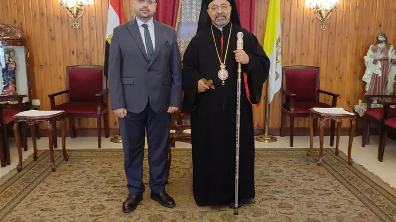 بطريرك الكاثوليك يناقش آليات خدمة الكنيسة في المجال الإعلامي