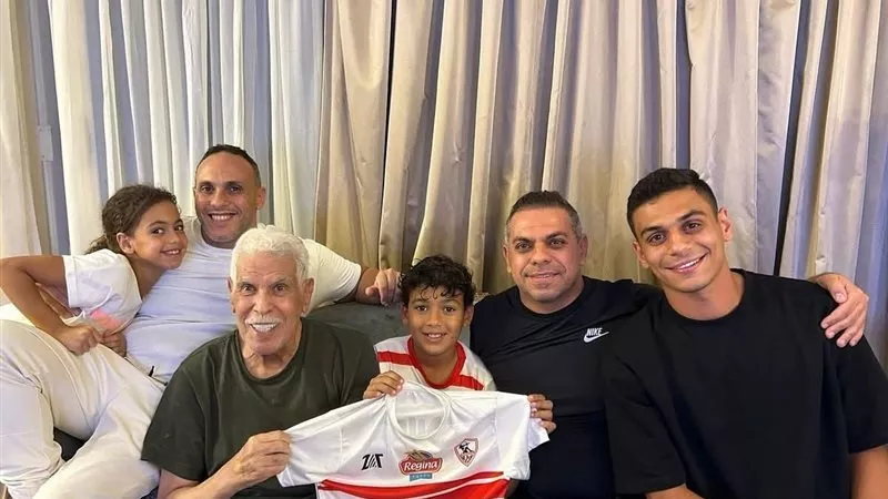 ادعوله بالشفاء العاجل.. تدهور حالة حسن شحاتة مدرب منتخب مصر الأسبق الصحية