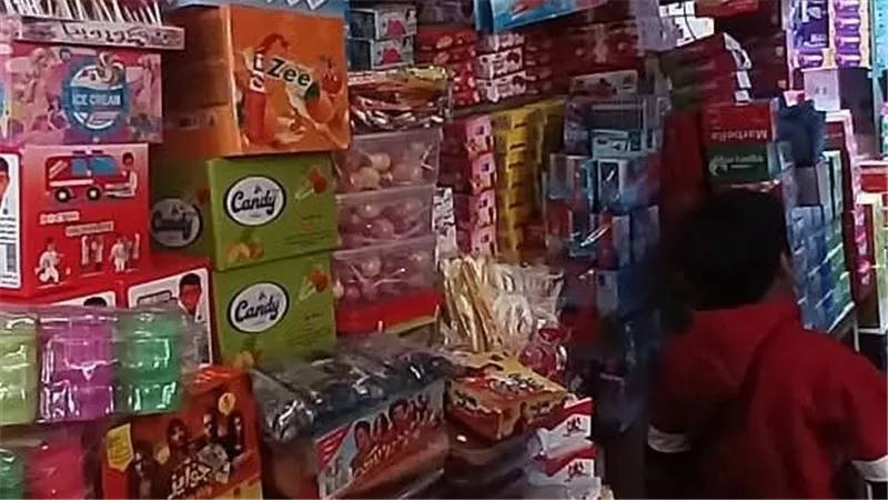 ضبط  أكثر من 4 آلاف عبوة حلوى أطفال منتهية الصلاحية في الأقصر
