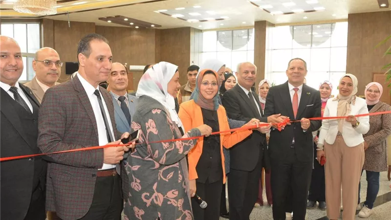 رئيس جامعة دمياط يشهد حفل ختام مبادرة «تمكين»
