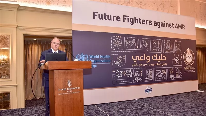 الالتهابات البسيطة قد تصبح قاتلة.. التحذير من الإفراط في المضادات الحيوية