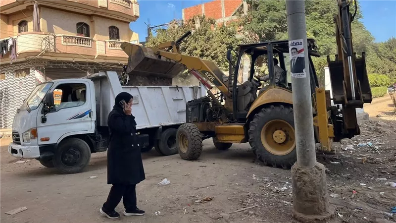 استمرار النشاط لرفع كفاءة الشوارع الرئيسية ورصيف المشاة بشوارع منوف