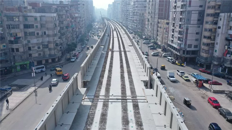 تصوير جوي يوثق تقدم أعمال تركيب كمرات مترو الإسكندرية| صور