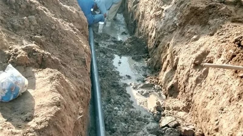  مياه القناة: إصلاح الكسور المفاجئة وتغير المواسير المتهالكة بأقطار مختلفة
