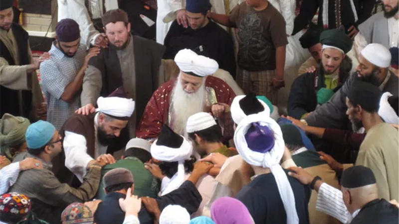 ولاية الفقيه والصوفية بين صراع النفوذ السياسي والقيادة الروحية 