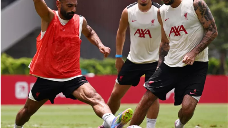 حارس ليفربول السابق يشيد بعقلية محمد صلاح ويكشف تأثيره الكبير في التدريبات
