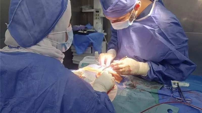 مستشفى دمياط العام ينقذ حياة رضيعة تعاني نزيفا بالمخ