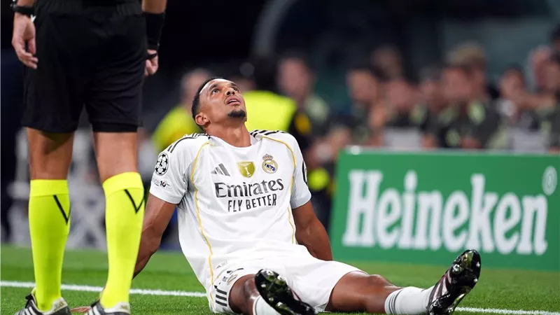  أراكم في 2026 يا مدريديستا.. أرنولد يوجه رسالة مؤثرة بعد تألقه وإصابته 