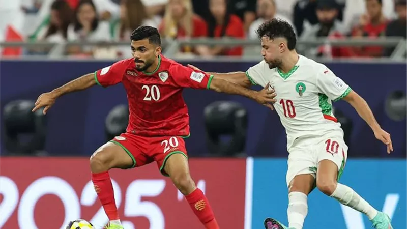 طرد حمدالله.. تعادل سلبي بين المغرب وعمان في كأس العرب 2025