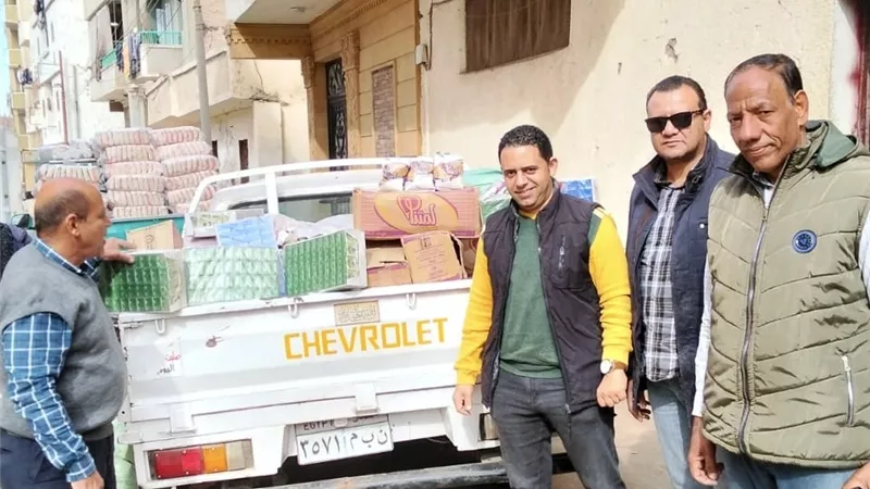 ضبط طلمبات رصيف وسلع فاسدة.. تحرير 296 محضرًا في حملات تموينية بالمنيا