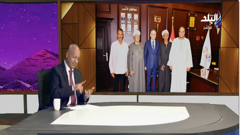  مصطفى بكري يرد على شائعة منع دخول أصحاب الجلاليب ديوان محافظة الأفصر