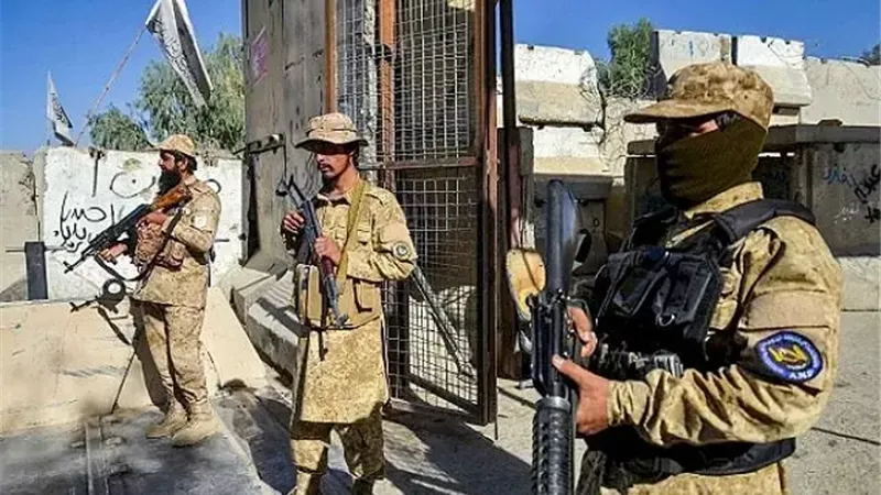 تبادل كثيف لإطلاق نار بين باكستان وأفغانستان على الحدود|فيديو