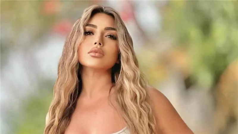 سارة سلامة تحتفل بعيد ميلادها والجمهور يغازلها| فيديو 