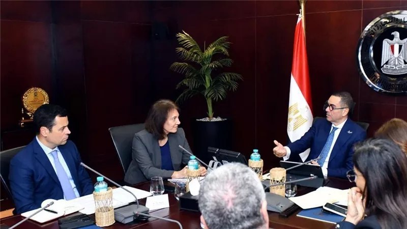 وزير الاستثمار يبحث تقدم الإصلاحات مع بعثة صندوق النقد الدولي بالمراجعات
