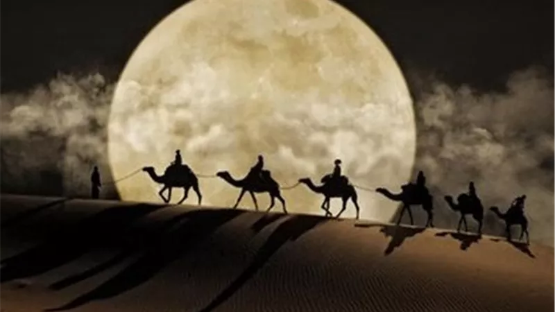 «وهل يخفى القمر!».. أساطير ارتبطت بالبدر بعد ظهور القمر العملاق