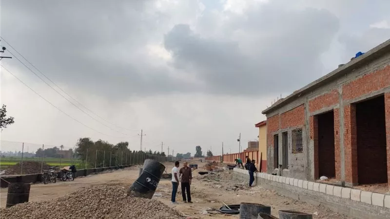 بتكلفه 17 مليون جنيه.. محافظ الشرقية يتابع أعمال إنشاء مواقف منيا القمح