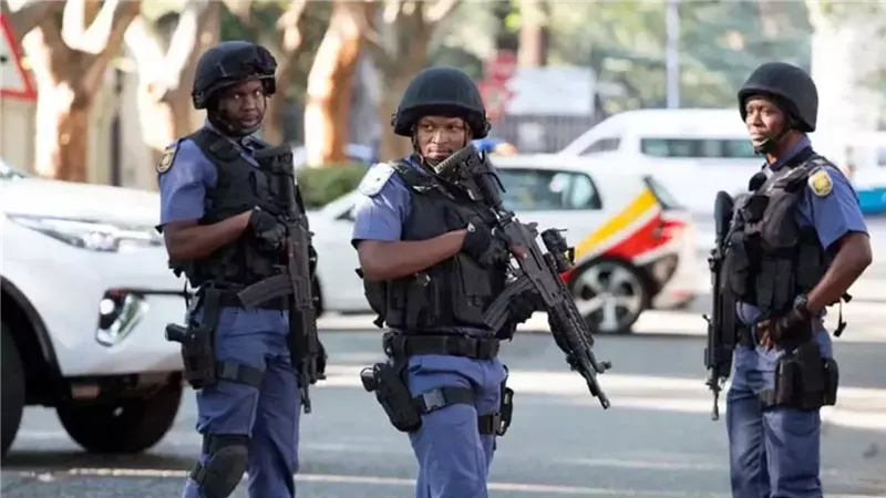 مجزرة مسلحة.. 10 قتلى و25 مصابًا بحادث إطلاق نار في جنوب إفريقيا