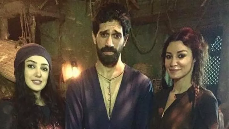 بعد نجاحهما في أكثر من عمل.. مفاجأة أحمد مجدي لأروى جودة خلال زفافها