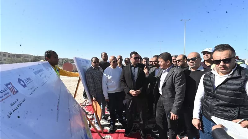 وزير الإسكان يتابع تنفيذ M8 وبوغاز المياه بالعلمين الجديدة
