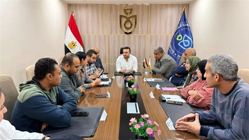 مدير الرعاية الصحية بالأقصر يتابع تحسين جودة الخدمات وتقييم الأداء