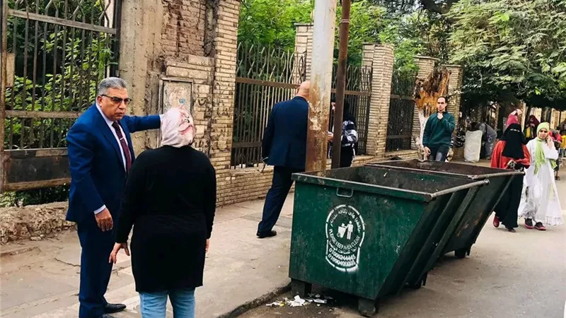 محافظ الدقهلية يقتحم أسواق حي غرب المنصورة ويشدد على التجار: «لا للمغالاة»