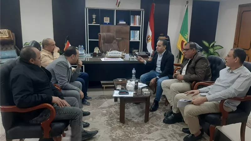 «الإسكان» تتابع ملفات تقنين الأراضي بمدينة الشروق