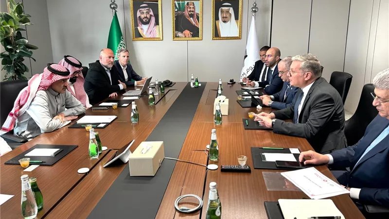 وزير البترول يبحث زيادة فرص الشركات المصرية في مشروع نيوم 