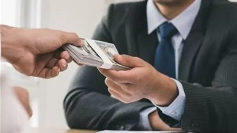 حبس 6 متهمين في قضية رشوة الضرائب بالقاهرة الجديدة