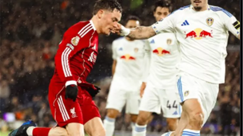 ليفربول يواصل الانهيار بتعادل جديد أمام ليدز يونايتد بالبريميرليج