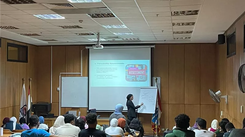 جامعة الأهرام الكندية تدفع بـ