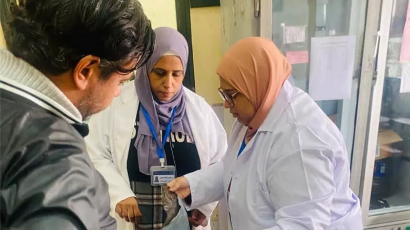 «الدواء لحد بابك».. توصيل أدوية على نفقة الدولة إلى منازل المرضى بدمياط