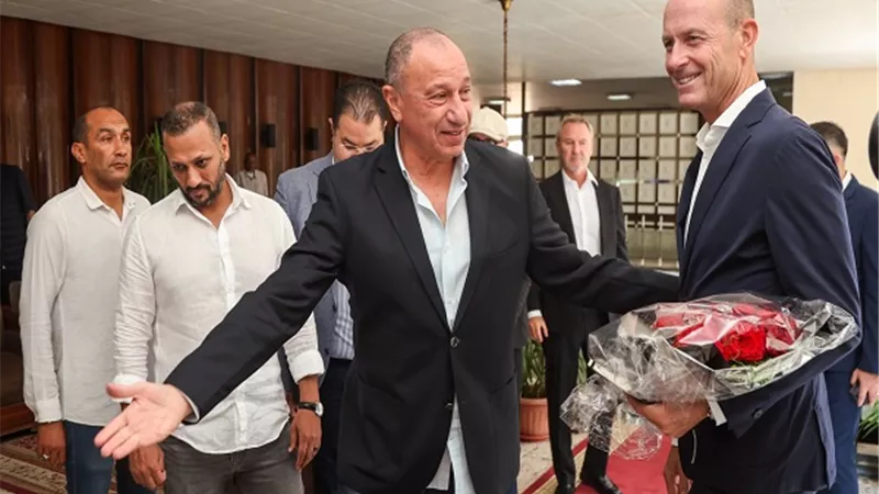 لحسم الصفقات ورحيل خماسي الأهلي.. الخطيب يجتمع مع ييس توروب غدا