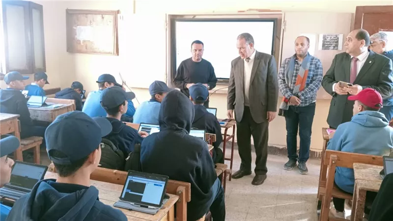 مدير تعليم أسيوط يتابع الانضباط المدرسى فى 6 مدارس بمركز أبنوب