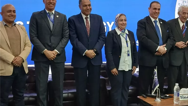البورصة تشارك في قمة التكنولوجيا والأعمال الدولية 2025 بجامعة بدر 