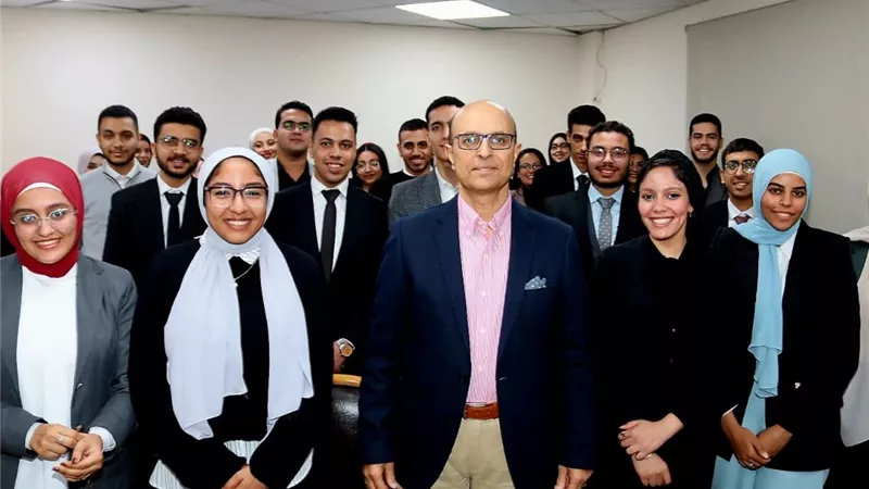 جامعة أسيوط تطلق برنامجًا تدريبيًا جديدًا حول استخدام الذكاء الاصطناعي