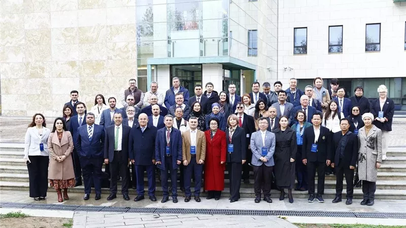 الجامعة البريطانية بمصر تشارك في مؤتمر الطاقة الخضراء والاستدامة بأذربيجان