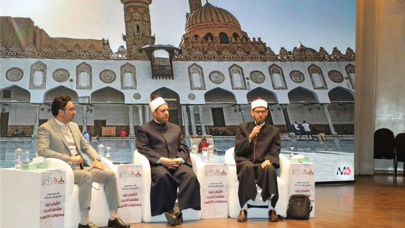 البحوث الإسلامية: شبابنا يواجه تحديات تغريب خطيرة ويجب التمسك بالهوية 