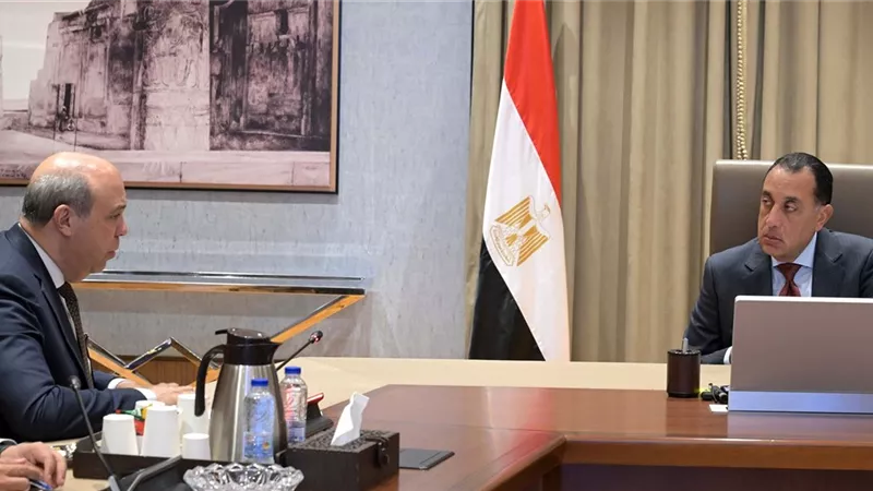 من التشغيل إلى الجودة.. «مدبولي» يتابع خطط تطوير المطارات المصرية