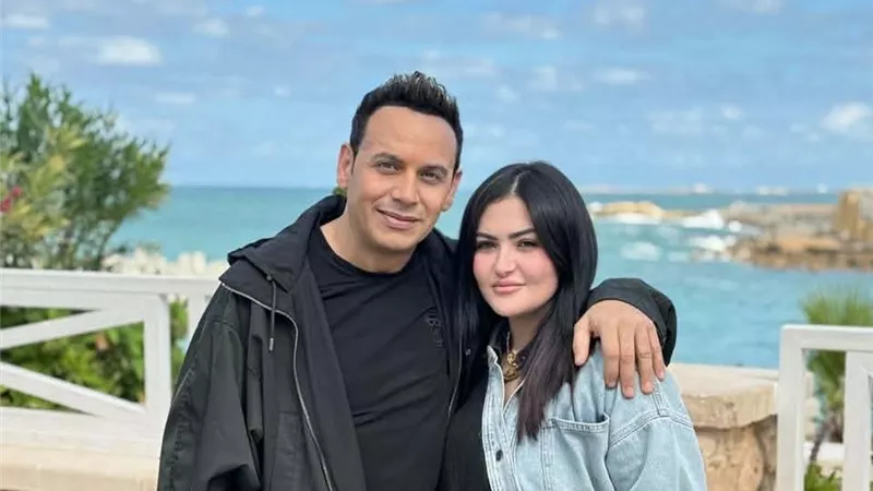 هل زوجته «وش السعد».. كم حققت أغنية «مش هاشوفك» لـ مصطفى قمر؟