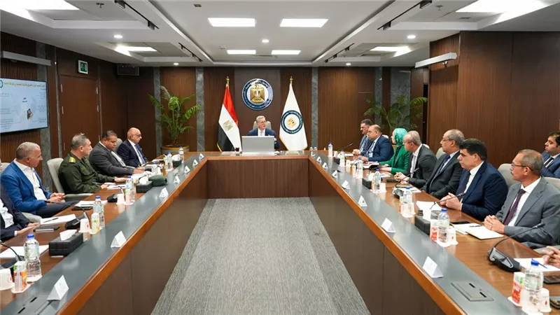 وزير البترول يبحث مع شركات التعدين خطط التوسع وزيادة الإنتاج