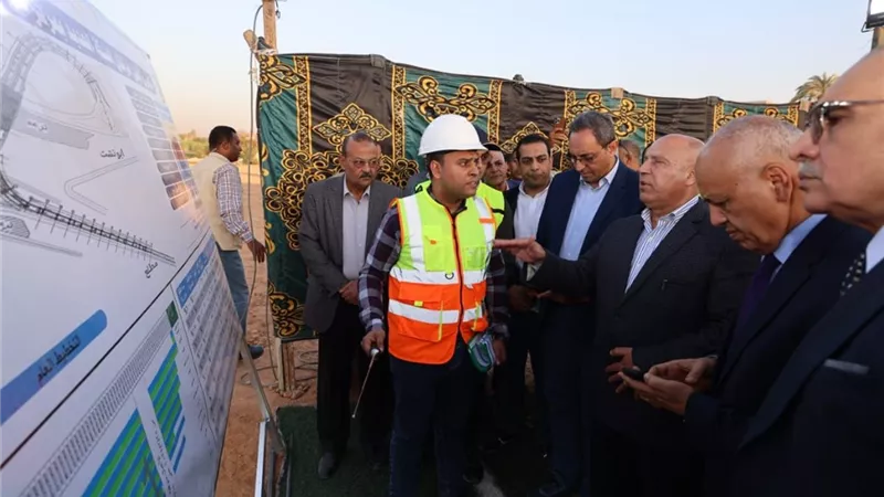 كامل الوزير يتفقد الخط الثاني من شبكة قطارات ومزلقانات 6 محافظات بالصعيد