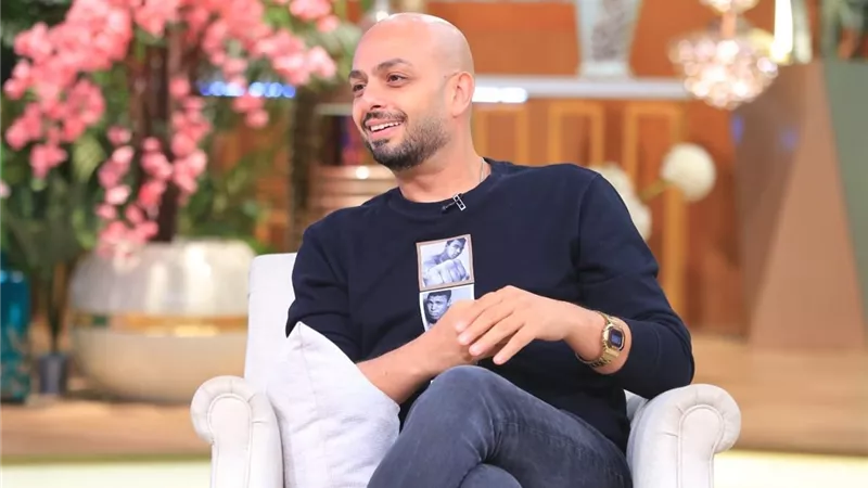«مع أم كلثوم الصغيرة».. أحمد مراد يواصل الترويج لفيلم «الست»