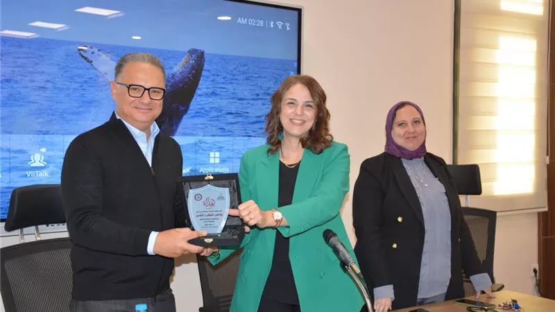 من الترجمة إلى الشاشة.. «شريف عامر» من جامعة عين شمس: الإعلام الحر ضرورة