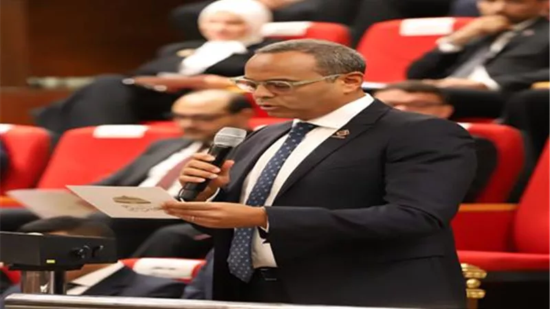 السادات يطالب مجلس الشيوخ بمراجعة قوانين الانتخابات لتعزيز الديمقراطية