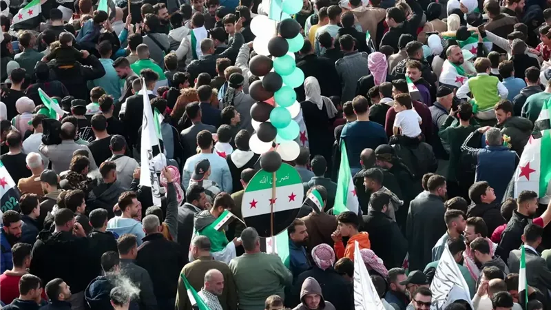 بعد سقوط نظام بشار.. السوريون يُحيون الذكرى الأولى لـ«عيد التحرير»