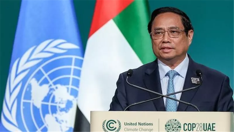 رئيس وزراء فيتنام يحث كمبوديا وتايلاند على ضبط النفس